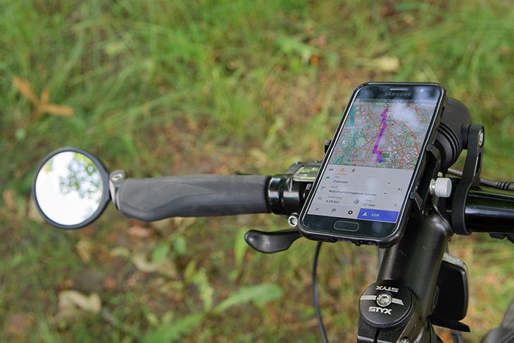 Statt teurem Navi: Smartphone-Halterung fürs E-Bike im